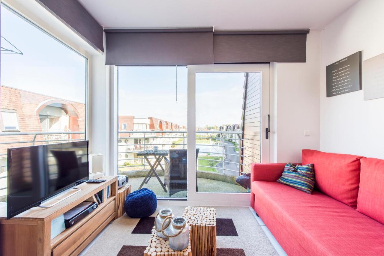 Appartement Modern With Terrace & Public Pool Bredene